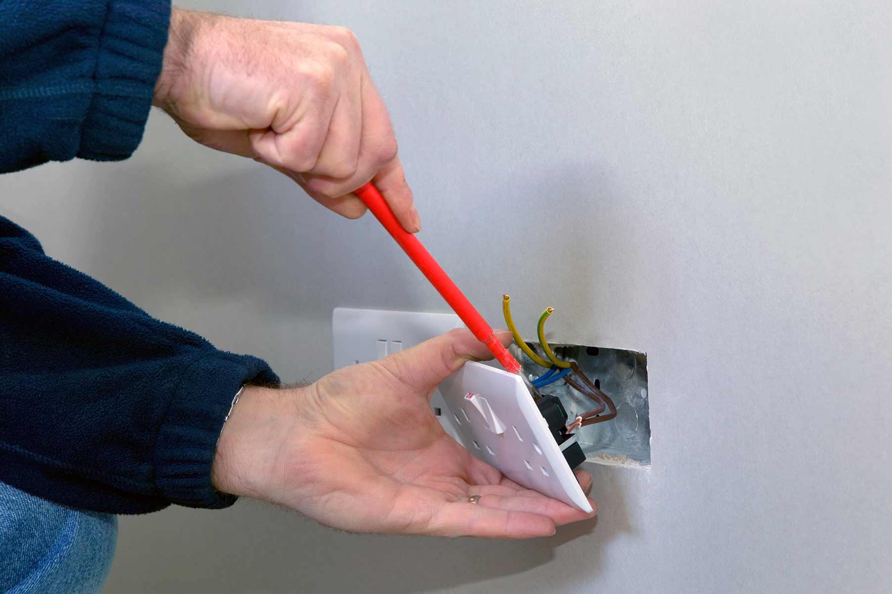 Our electricians can install plug sockets for domestic and commercial proeprties in Bradshaw and the local area. 